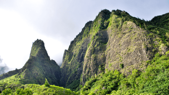 Click the image of the ʻĪao Valley State Monument to view the reservations page.